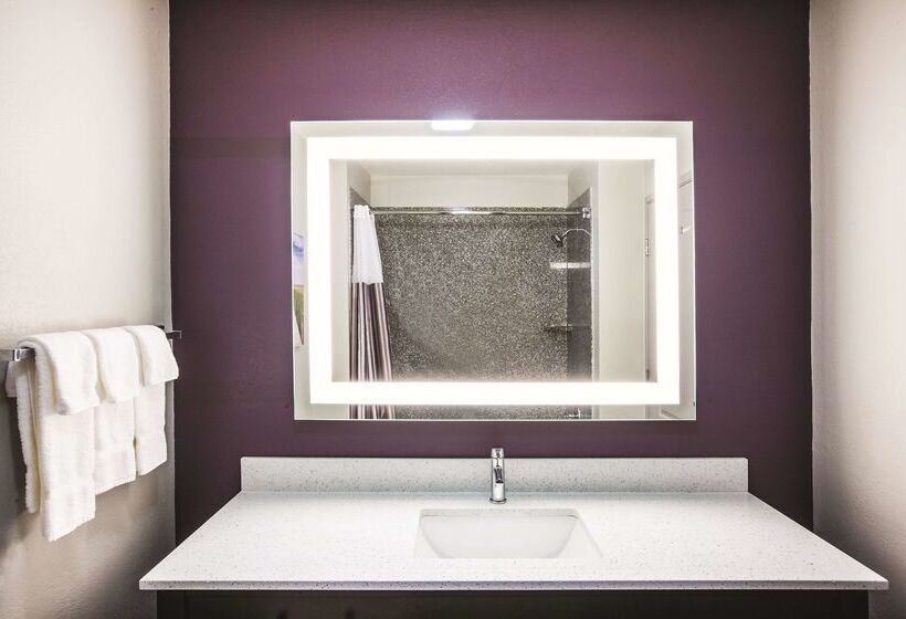 فندق La Quinta By Wyndham Walker   Denham Springs