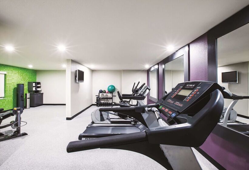 فندق La Quinta By Wyndham Walker   Denham Springs