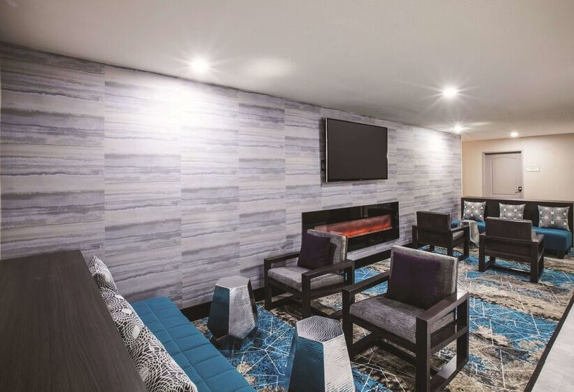 فندق La Quinta By Wyndham Walker   Denham Springs