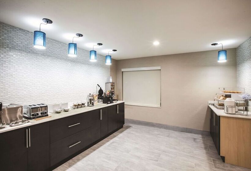 فندق La Quinta By Wyndham Walker   Denham Springs