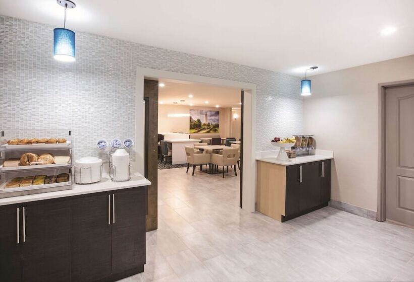 فندق La Quinta By Wyndham Walker   Denham Springs