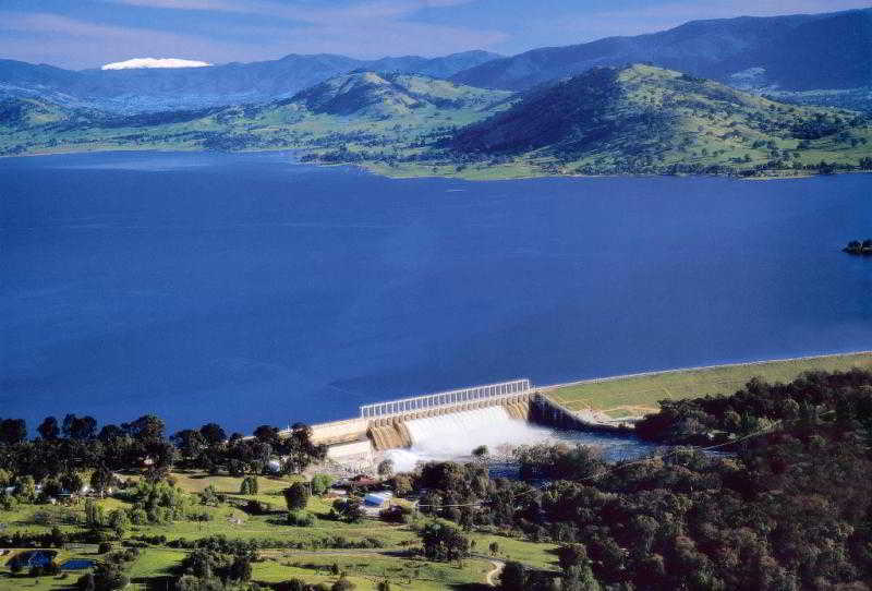 هتل Lake Hume Resort