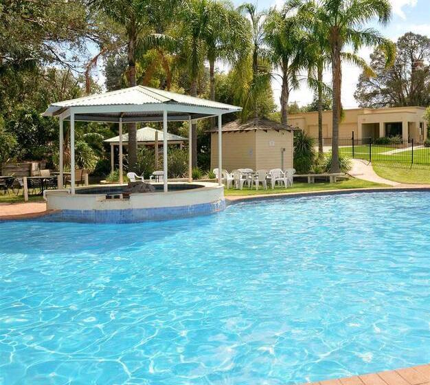 هتل Lake Hume Resort