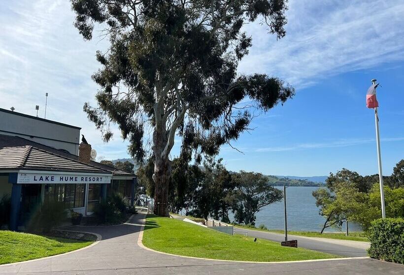 هتل Lake Hume Resort