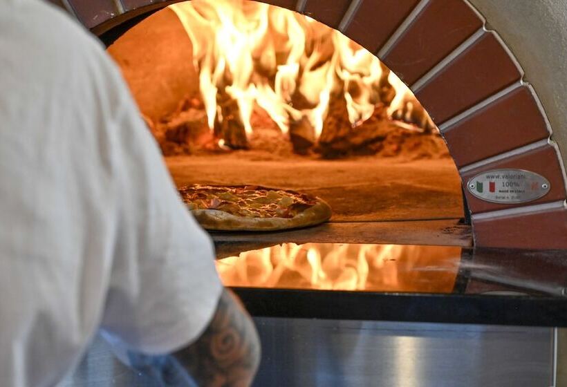 هتل Lake Hume Resort