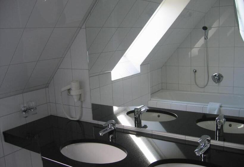 Отель Lindenhof