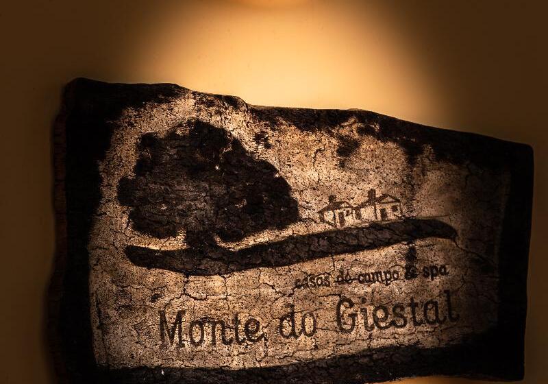 ホテル Monte Do Giestal  Casas De Campo & Spa