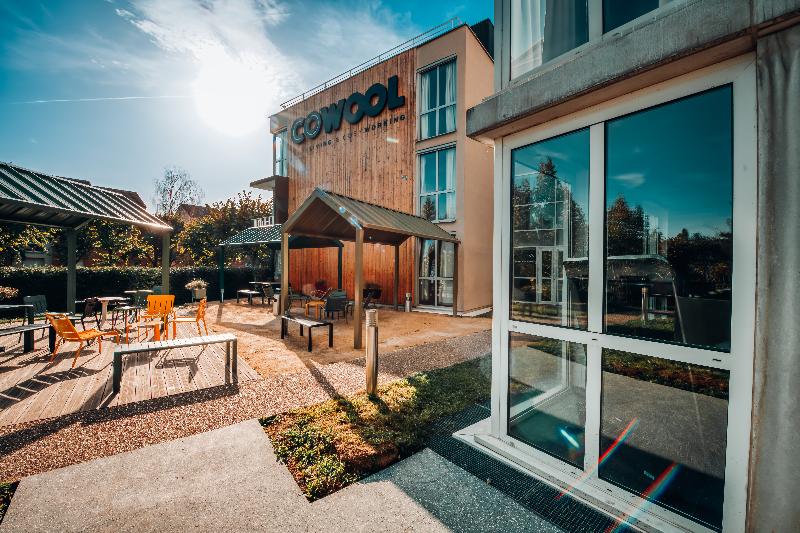 Отель Cowool Cergy