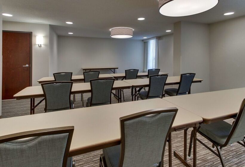 فندق Pear Tree Inn St Louis Airport