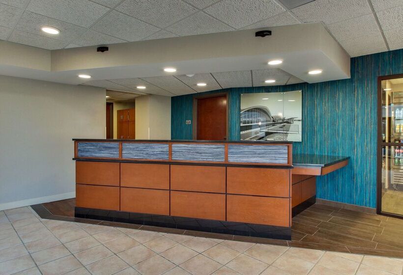 فندق Pear Tree Inn St Louis Airport