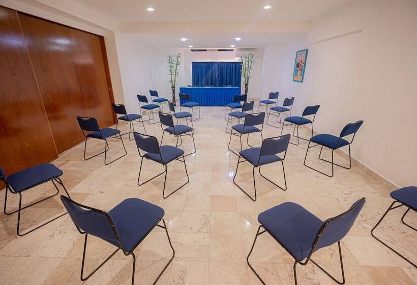 בית מלון כפרי Playa Suites Acapulco