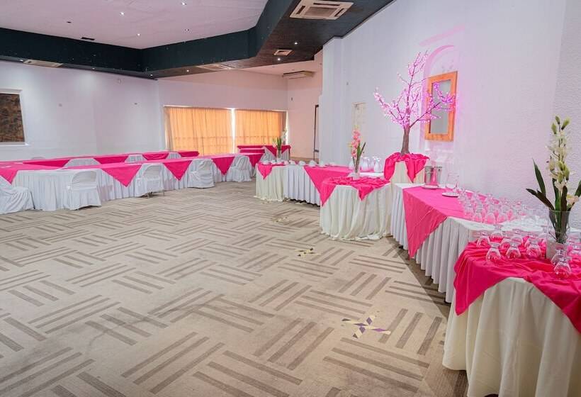 בית מלון כפרי Playa Suites Acapulco