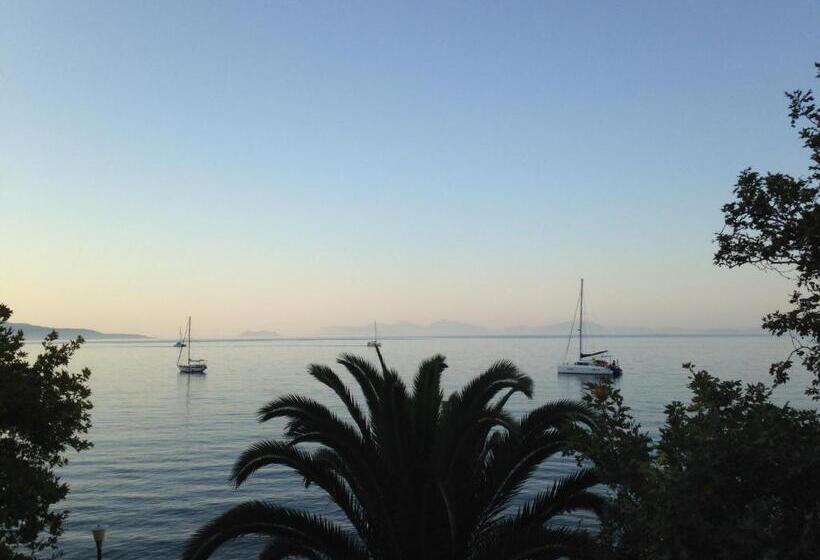 בית מלון כפרי Poros House