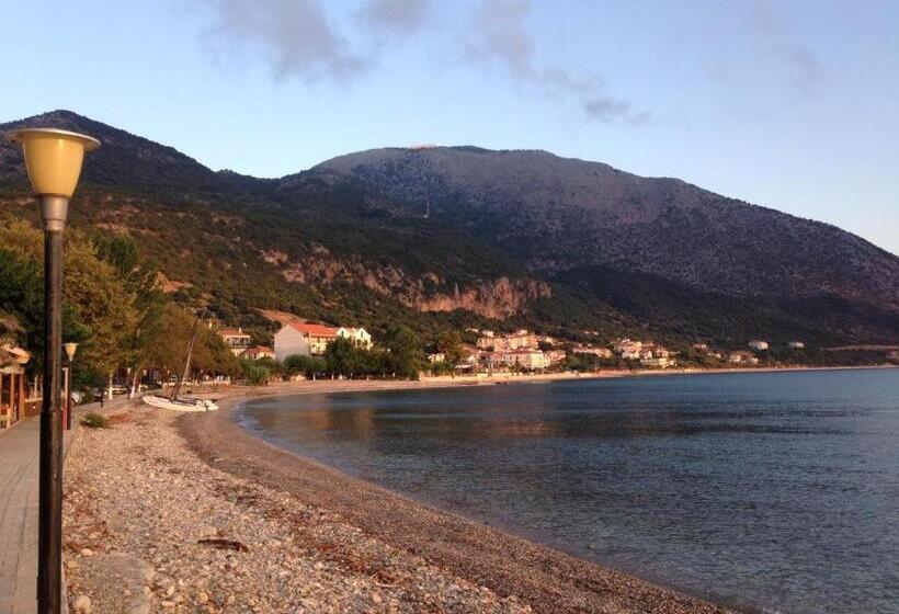 בית מלון כפרי Poros House