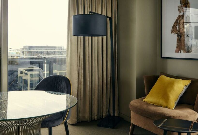 Отель The Kinson