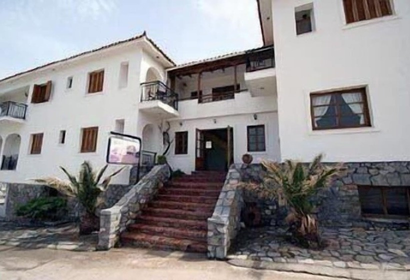 בית מלון כפרי Pramataris