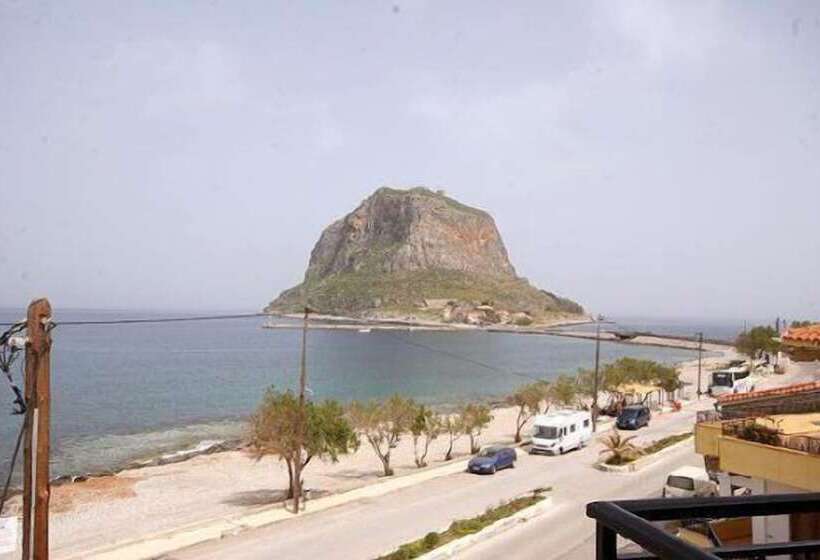 בית מלון כפרי Pramataris