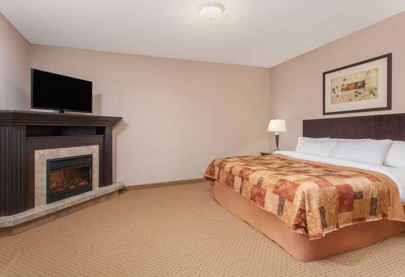 فندق Ramada By Wyndham Brooks