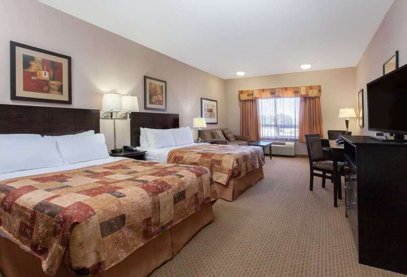 فندق Ramada By Wyndham Brooks