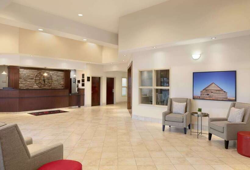 فندق Ramada By Wyndham Drayton Valley