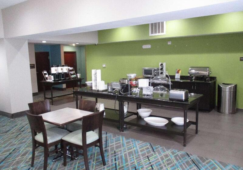 호텔 Ramada By Wyndham Burkburnett / Wichita Falls