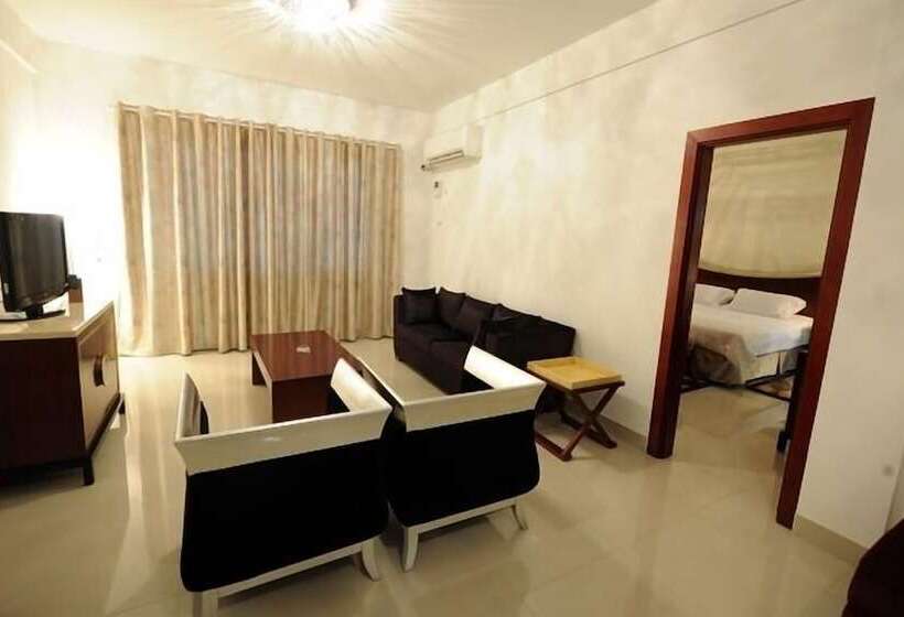 هتل Ritz Waku Kungo