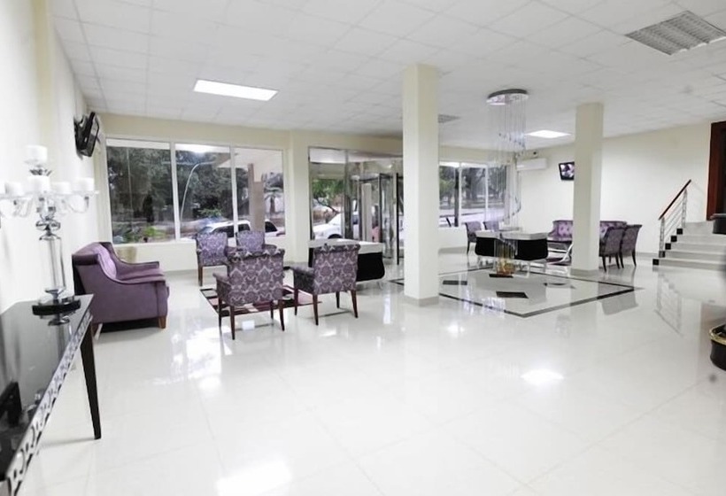 هتل Ritz Waku Kungo