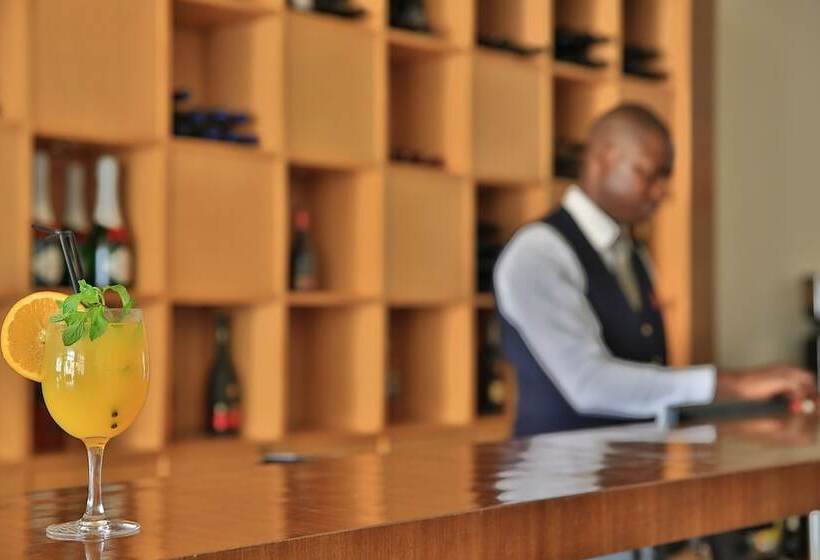 هتل Roma Ritz Huambo