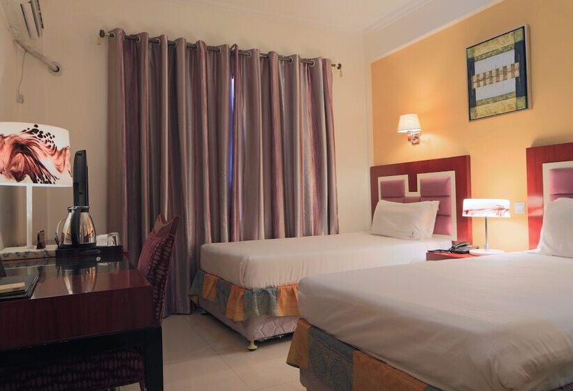 هتل Roma Ritz Huambo
