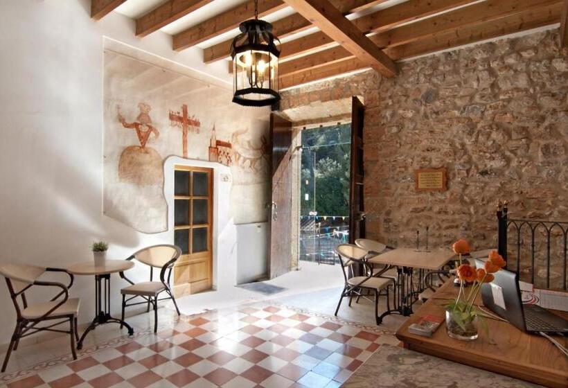 田舎風ホテル Petit Hotel Hostatgeria La Victoria