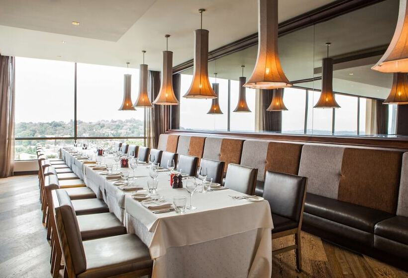 בית מלון כפרי Southern Sun Hyde Park Sandton