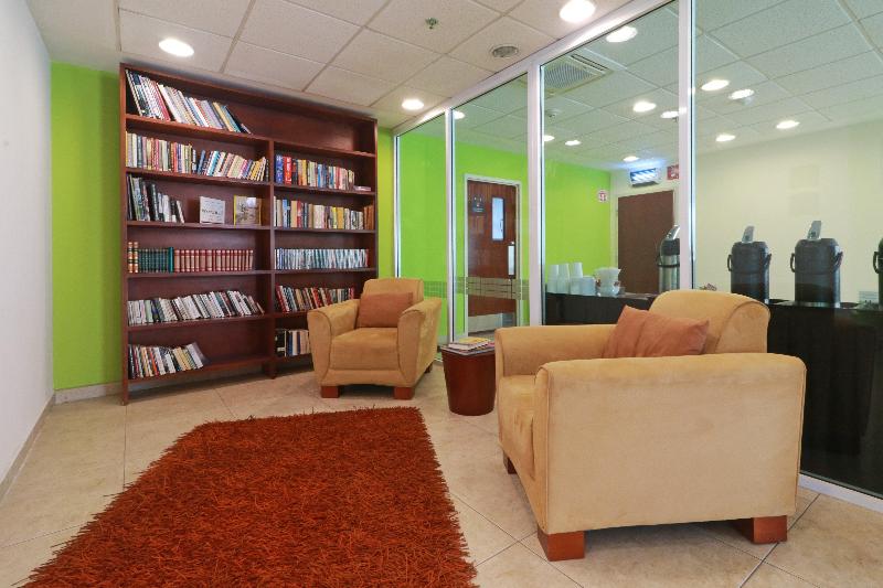 Отель Staybridge Suites Queretaro, An Ihg