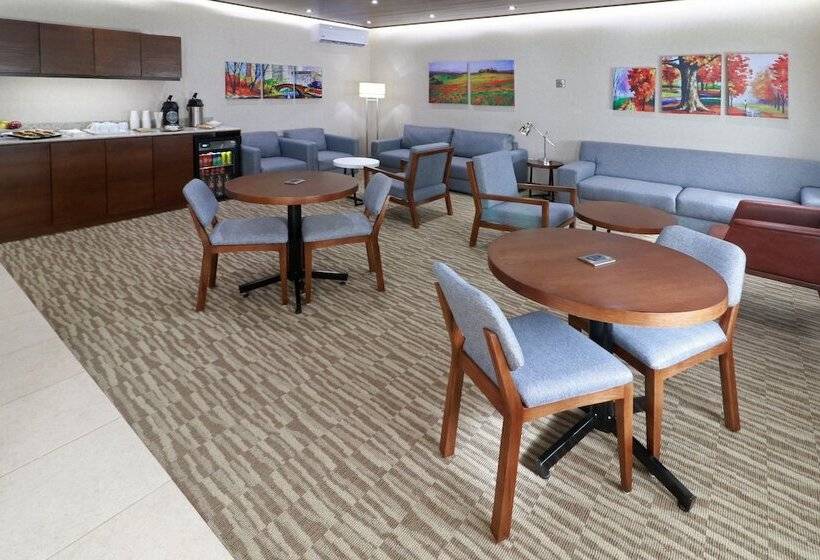 Отель Staybridge Suites Queretaro, An Ihg