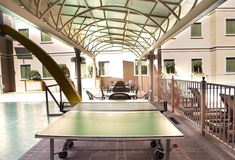 Отель Staybridge Suites Queretaro, An Ihg