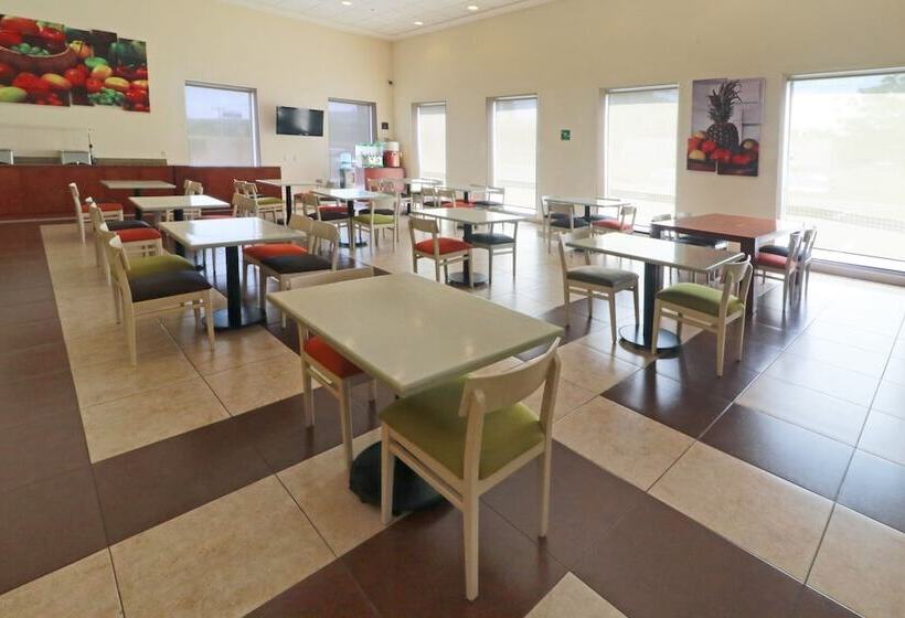 Отель Staybridge Suites Queretaro, An Ihg