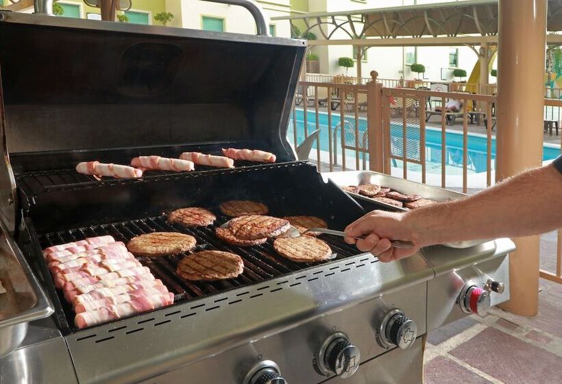 Отель Staybridge Suites Queretaro, An Ihg