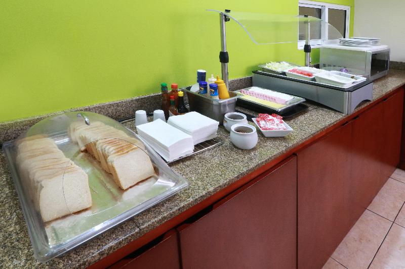 Отель Staybridge Suites Queretaro, An Ihg