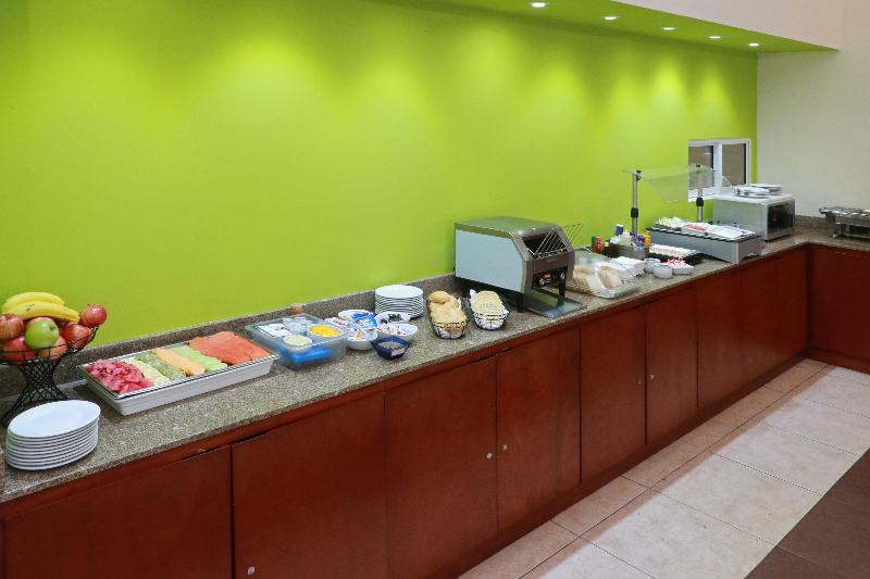 Отель Staybridge Suites Queretaro, An Ihg