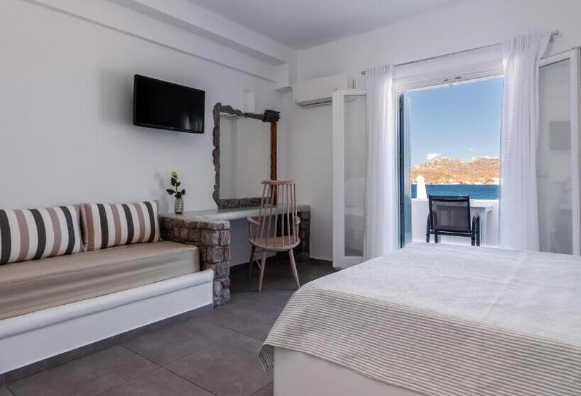 Отель Tania Milos