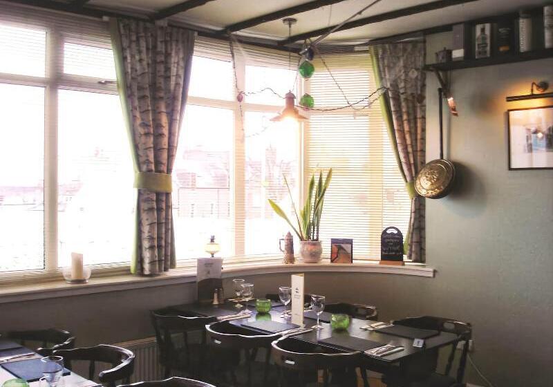 Отель The Bandstand