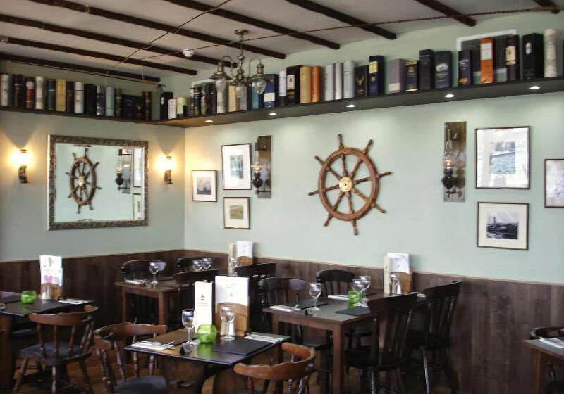 Отель The Bandstand