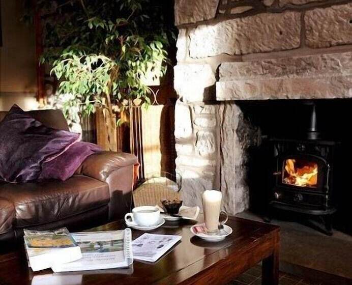 Отель The Bandstand