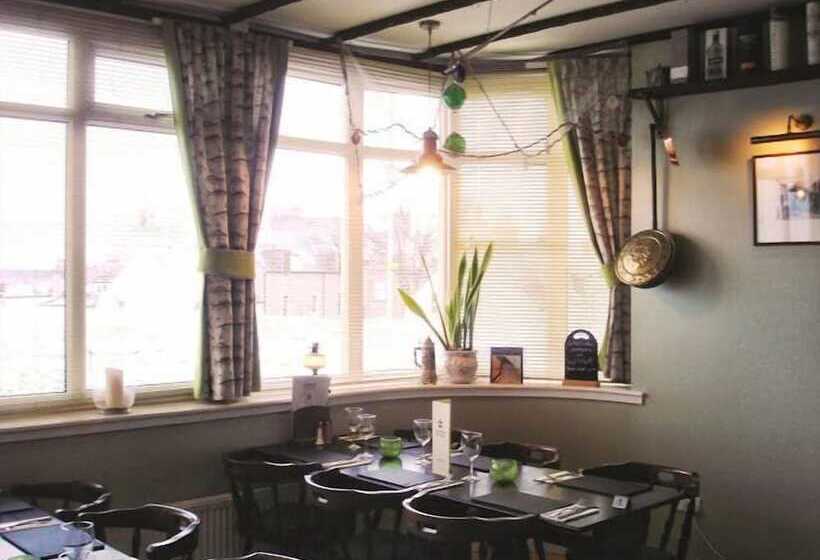 Отель The Bandstand