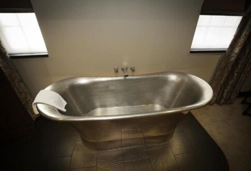 בית מלון כפרי Bear Crickhowell