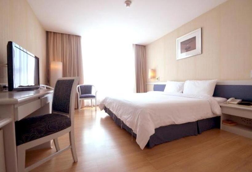 The City Hotel Sriracha By Bbh Japan