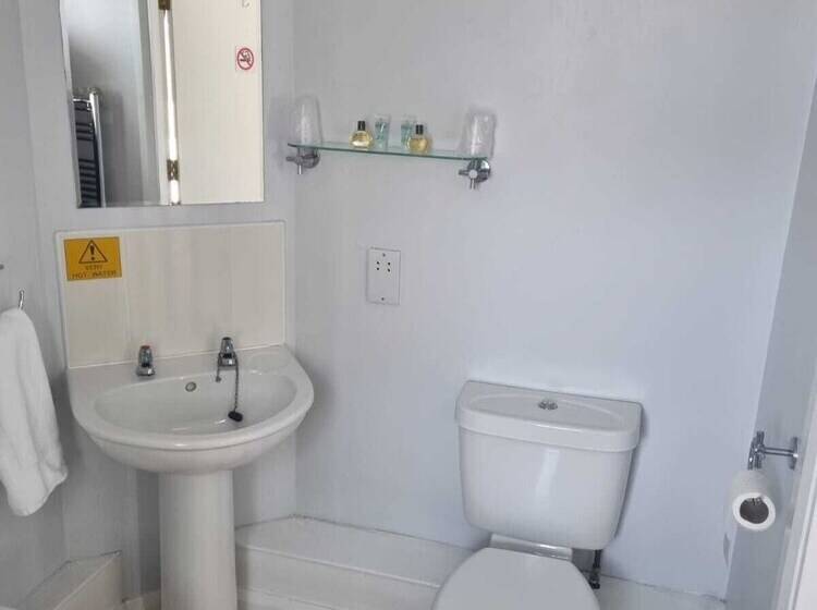 فندق The Moorings