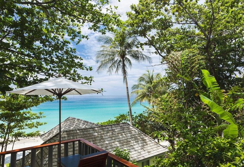 בית מלון כפרי The Surin Phuket