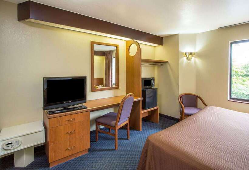 فندق Travelodge By Wyndham Fort Myers Airport