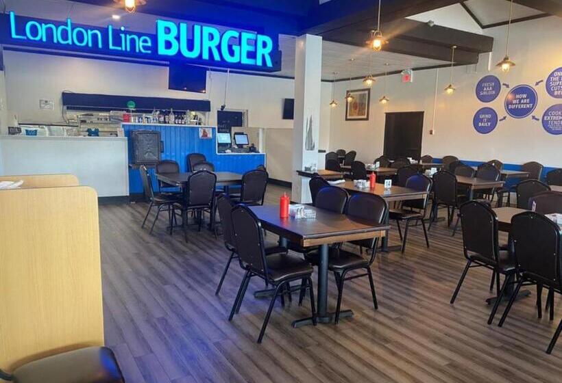 ホテル Travelodge By Wyndham Sarnia