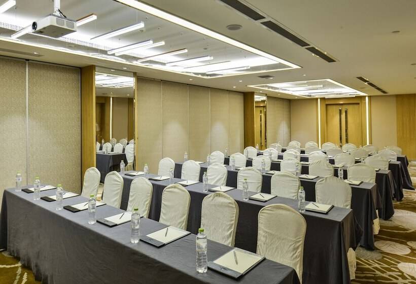 בית מלון כפרי Yiwu International Mansion